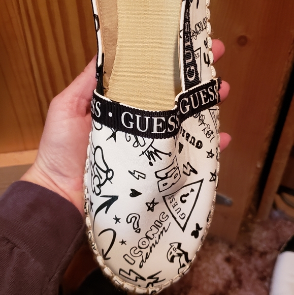 Guess slip on shoe - Picture 2 of 4